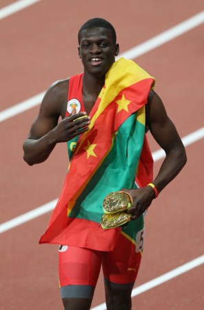 Día 10: Kirani James de Granada se lleva el oro al triunfar en la prueba de los 400m planos.