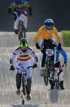 Día 13: Los colombianos Andrés Jiménez y Carlos Oquendo avanzaron a las semifinales de bicicros Olímpico.