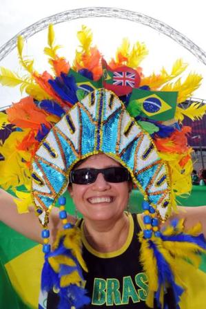 Los seguidores de Brasil llegaron desplegando todos sus colores para apoyarlos.