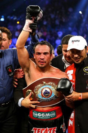 Juan Manuel Marquez celebra su triunfo.