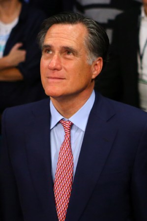 Mitt Romney, ex candidato a la Presidencia, también se dejó ver públicamente tras su propia derrota de hace un mes.