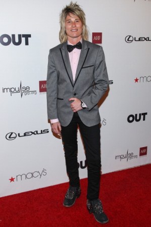 Mikey Koffman, el productor del último evento de la semana de la moda en L.A. "Fashion Weekend", está listo para mostrar su talento y desfiló por la alfombra roja presumiendo un look punk muy versátil.