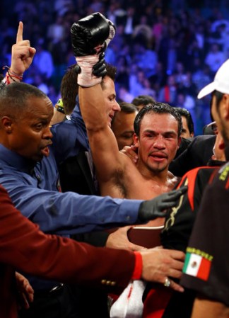 Fue una noche de gloria para los mexicanos que siguieron la pelea.