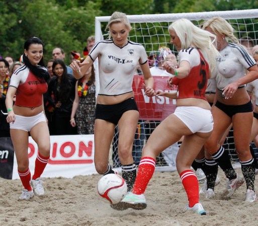 Y es que aunque las alemanas mostraron su pasión teutona, el equipo danés las derrotó 13-1.