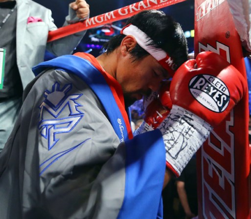 Pero no sólo con mucha energía, también con mucho fervor Pacquiao rezó antes de enfrentarse con Márquez.
