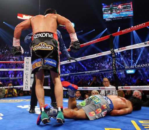 El mexicano puso fuera de combate al filipino cuando lo envió a la lona a los 2:59 minutos del asalto.