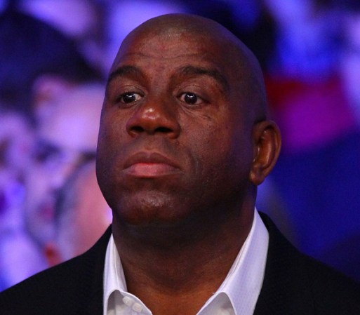Y como era de esperarse en la pelea estuvieron varios asistentes "de lujo", como Earvin 'Magic' Johnson.