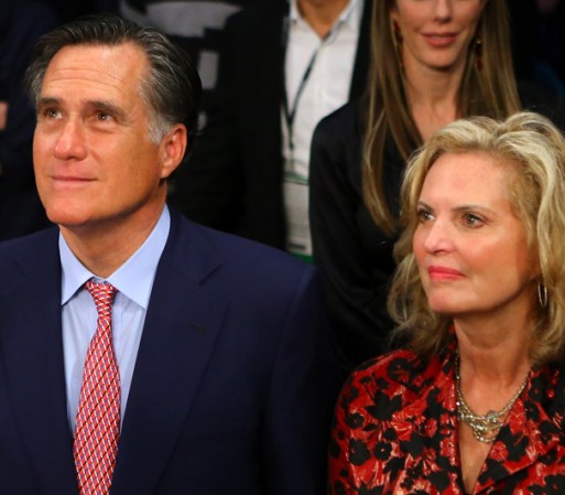 Romney estuvo acompañado por su esposa Ann.