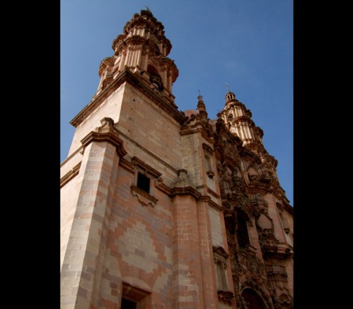 La belleza de su arquitectura es de estilo churrigueresco.