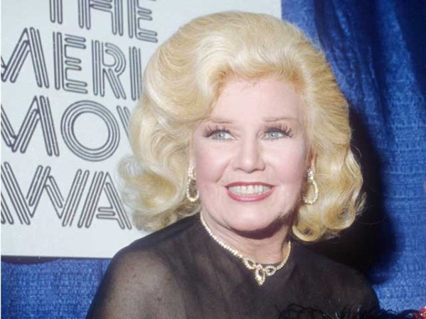 Ginger Rogers, ya mayor.