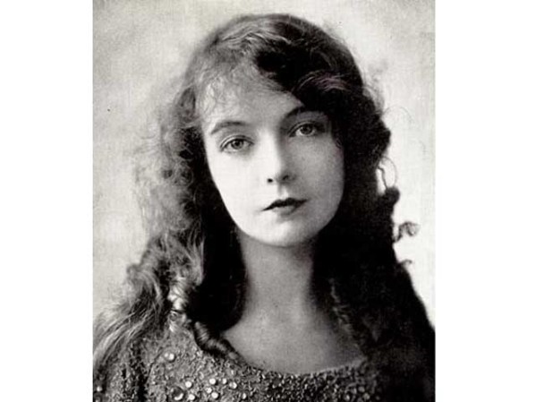 Lillian Gish, una de las estrellas de la época del cine mudo en Hollywood, de joven.