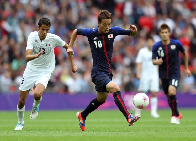Higashi se le va a Diego Reyes.
