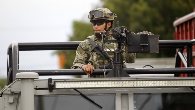 Semar entrega a 7 marinos acusados de secuestro