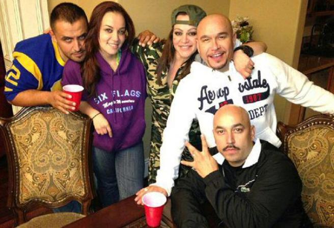 Así lo dijo Jenni en esta foto "En las buenas y en las malas...LUPILLO,JUAN,GUSTAVO Rosie y yo...."