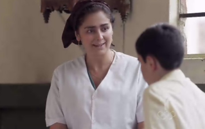 Doña Enelia, su progenitora. Maestra y madre de siete hijos, luchadora, trabajadora y dedicada a su familia. Enseñó a Pablo, desde muy pequeño, que para triunfar había que ser vivo, fuerte y escurridizo.