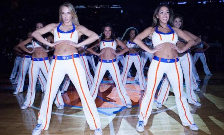Las bailarinas oficiales de los Knicks de Nueva York “Knicks City Dancers” celebraron en la temporada 2011-2012, su aniversario número 20, como el epicentro de entretenimiento del equipo.