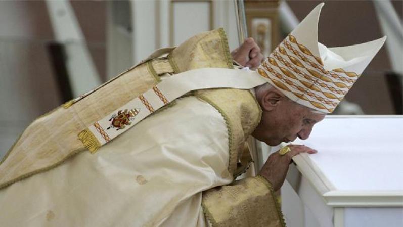 El Papa ganó también polémica por estar en contra del matrimonio entre el mismo sexo.