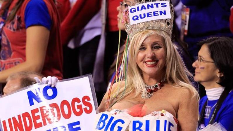 La reina de Los Giants, muy extravagante y sin duda, feliz por el resultado de la final.