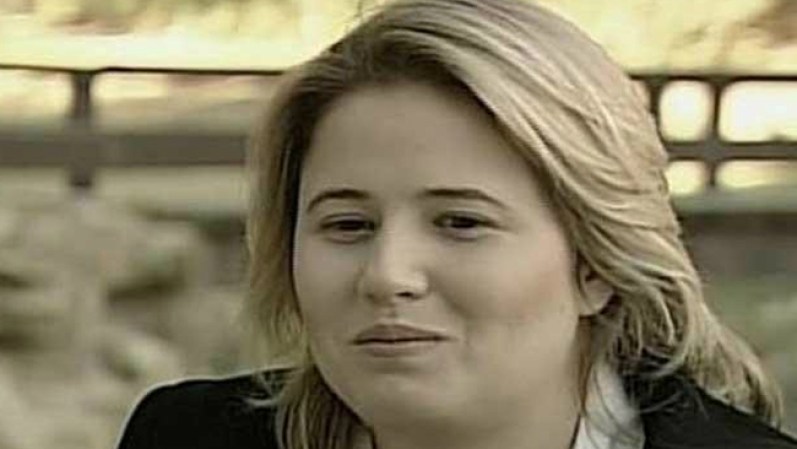 Chastity Bono, la hija de los cantantes Cher y Sonny Bono, se hizo una cirugía para transformarse en hombre, llamado Chaz.