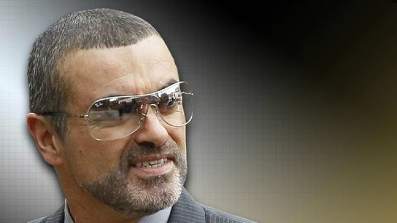 George Michael, el famosos cantante, admitió en el 2007 que escondía su homosexualidad por preocupaciones de como afectaría esto a su madre.