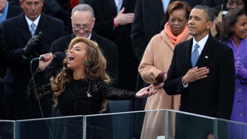 La cantante fue quien entonó el Himno Nacional durante la Investidura del Presidente Barack Obama.