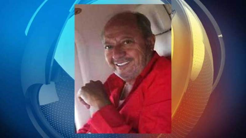 Carlos Romero Deschamps tiene 70 años de edad y es líder del Sindicato de Trabajadores Petroleros de la Republica Mexicana.
