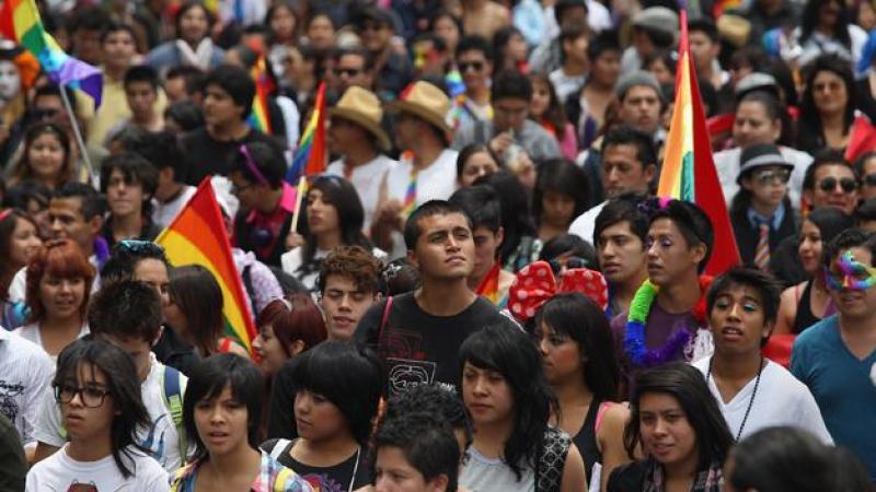 México veta ciertos insultos a gays