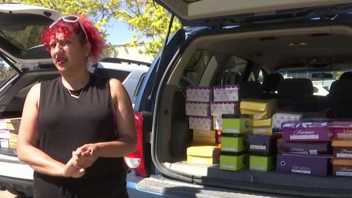Comerciante mexicana en vende zapatos a domicilio durante la pandemia Telemundo Denver