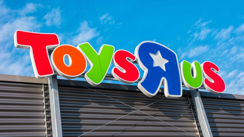 TOYS-R-US-GENERICA-shutterstock_576324823