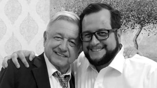 AMLO y su hijo José Ramón