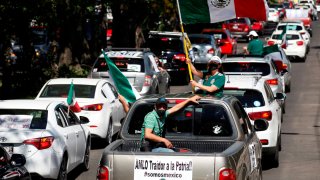 Caravana de oposición a AMLO