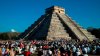 Tremendo castigo: turista sube el pirámide de Chichén Itzá en México y termina arrestado
