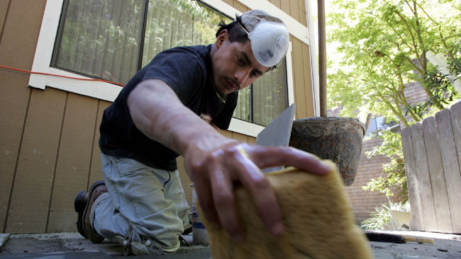 tlmd_031914_workers_gi