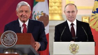 Los presidentes de México y Rusia atrás de un podium con el escudo de sus países