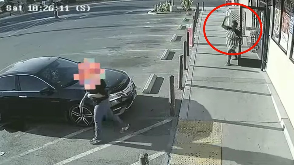 Botellazo en el aire: atacan a mujer sin mediar palabras al salir de tienda en Kings – Telemundo Denver - Vimarsana News
