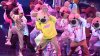 Rodeado de osos de peluche, Ozuna presentó su nueva canción “La Funka” en los VMAs