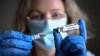 Los CDC recomiendan un segundo refuerzo de la vacuna contra el COVID-19 para ciertas personas