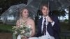 Una boda para la historia: pareja se casa ante el azote del huracán Ian
