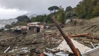 Deslizamiento de tierra deja al menos 12 desaparecidos y un muerto en una isla italiana