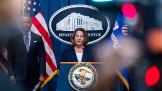 La Fiscal General Adjunta, Lisa Monaco, habla en una conferencia de prensa para anunciar el arresto de Anatoly Legkodymov.