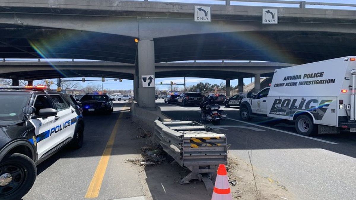 Arrestan a sospechoso de asesinato tras persecución policial que