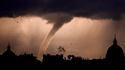 Vientos hasta de 200 mph: cómo se forma un tornado y cómo protegerte en casa