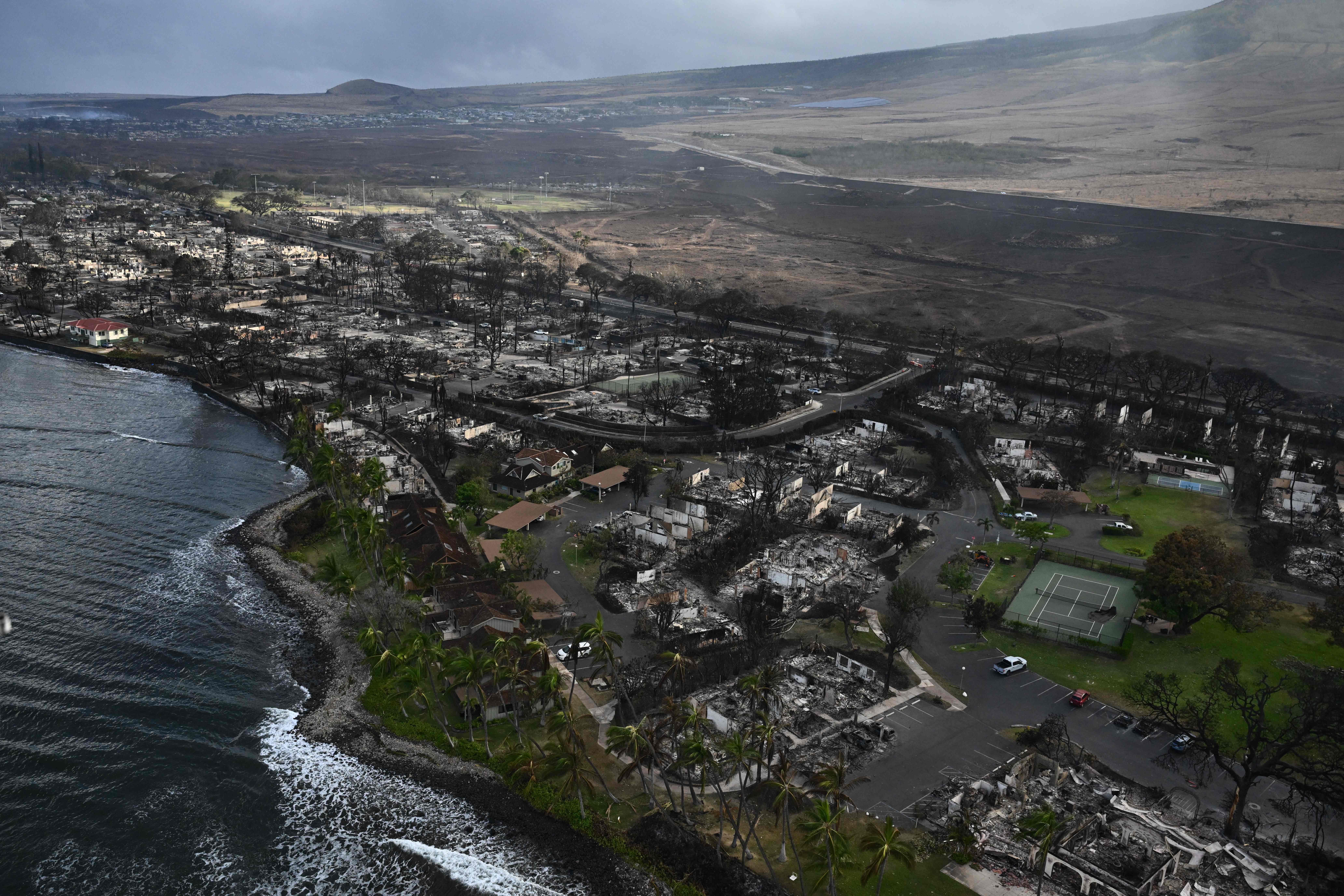 Una vista aérea de Lahaina después de que los incendios forestales arrasaran la ciudad en la isla hawaiana de Maui, el 10 de agosto de 2023.