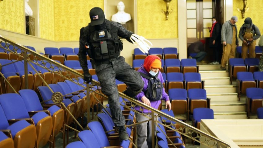 Eric Munchel y su madre en el asalto al Capitolio