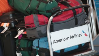 Varias aerolíneas están aumentando sus tarifas de equipaje de bodega.