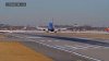 En video: avión de Southwest estuvo a punto de chocar con jet en pista de aeropuerto