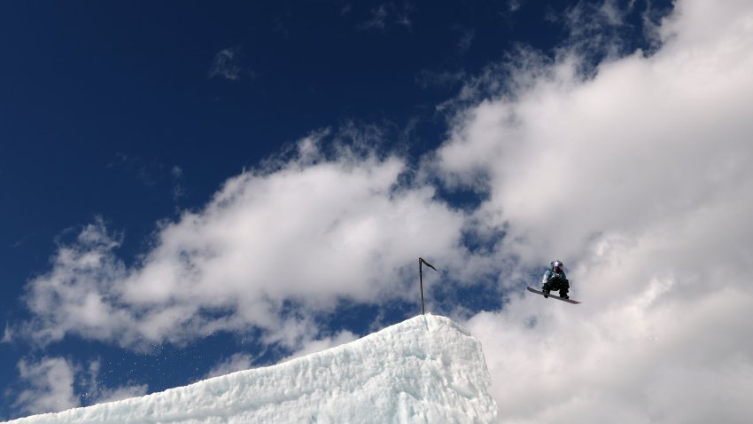 ASPEN, COLORADO – FEBRUARY 05: Hiroto Ogiwara of Japan competes in the Men’s Snowboard Big Air Qualifications during the Toyota US Grand Prix at Buttermilk Ski Resort on February 05, 2025 in Aspen, Colorado. (Photo by Maddie Meyer/Getty Images)