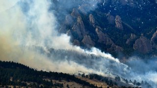 La lucha contra incendios se verá afectada por los recortes federales (foto de archivo).
