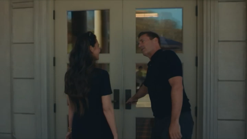 “Your Friends and Neighbors” una serie que combina drama y suspenso