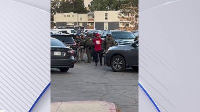 Operativo en Denver deja al menos dos capturados